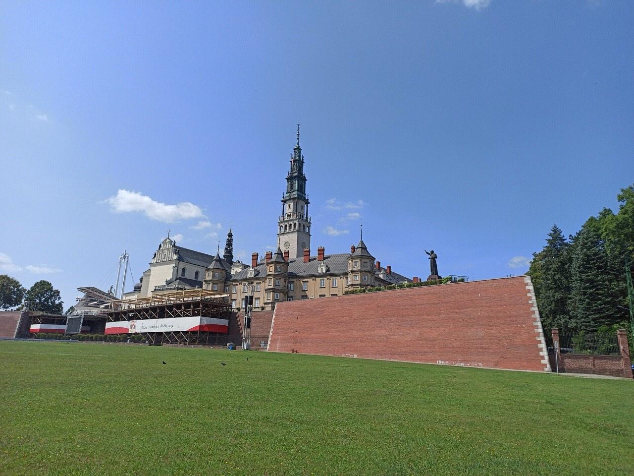 Pielgrzymka piesza do Częstochowy: jak się przygotować