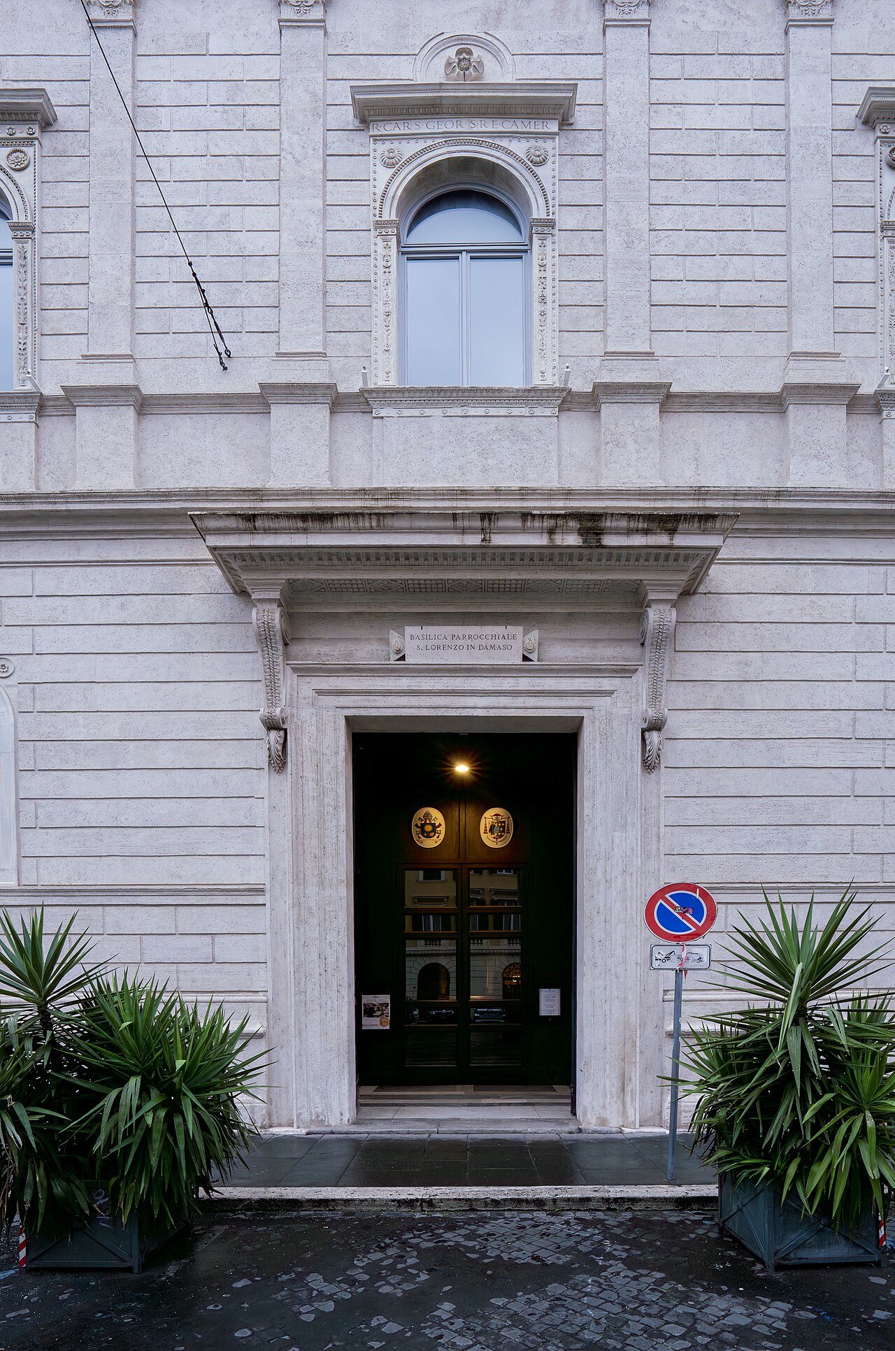 Bazylika San Lorenzo in Damaso, Rzym