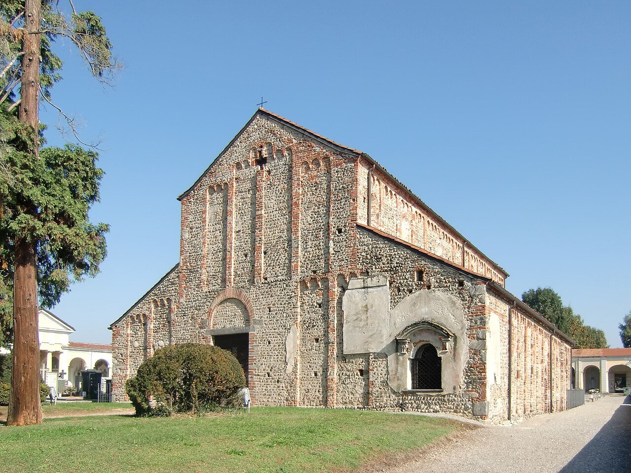 Basilica of Saint Michael the Archangel, Oleggio