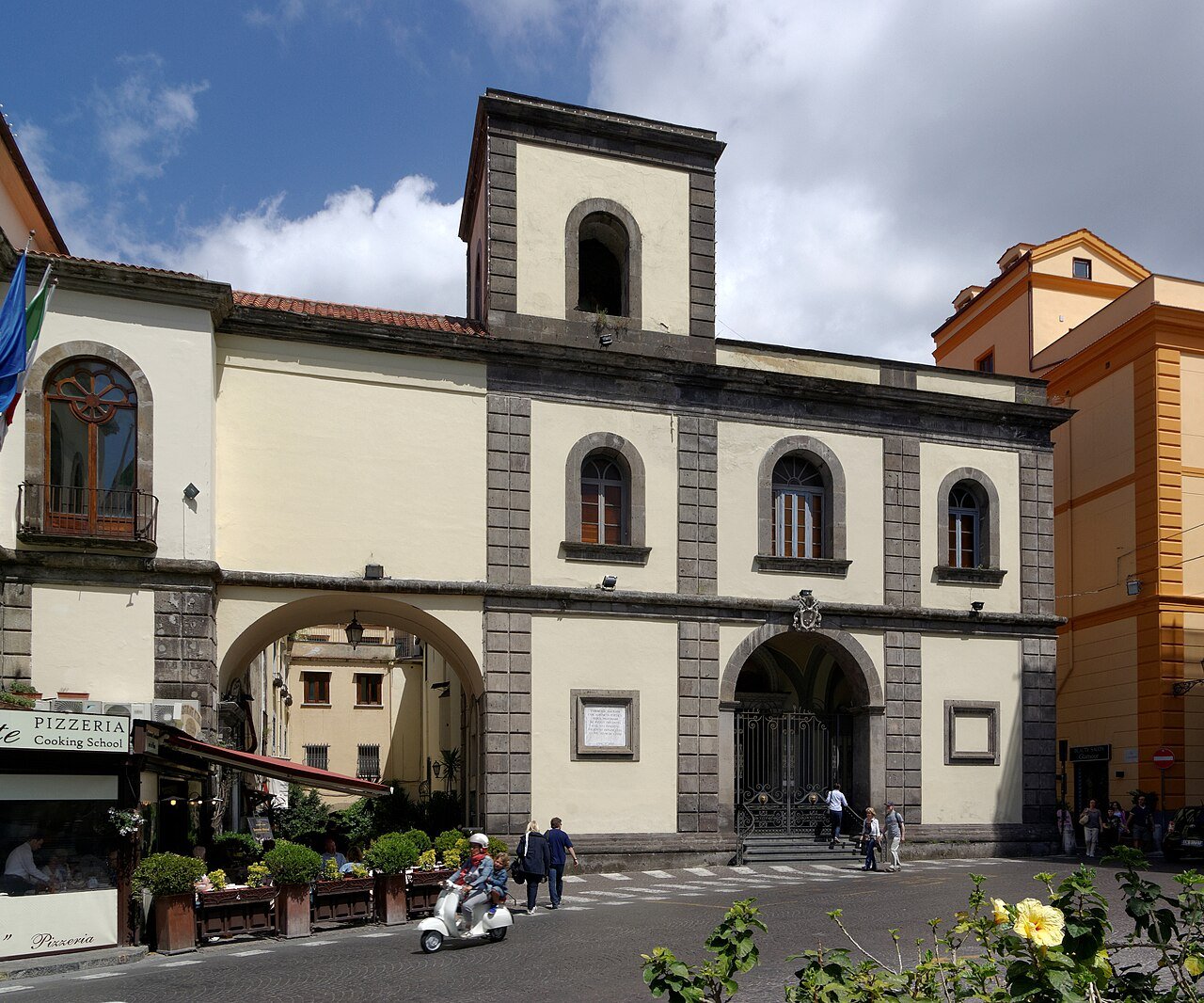 Basilique Saint-Antonin, Sorrente