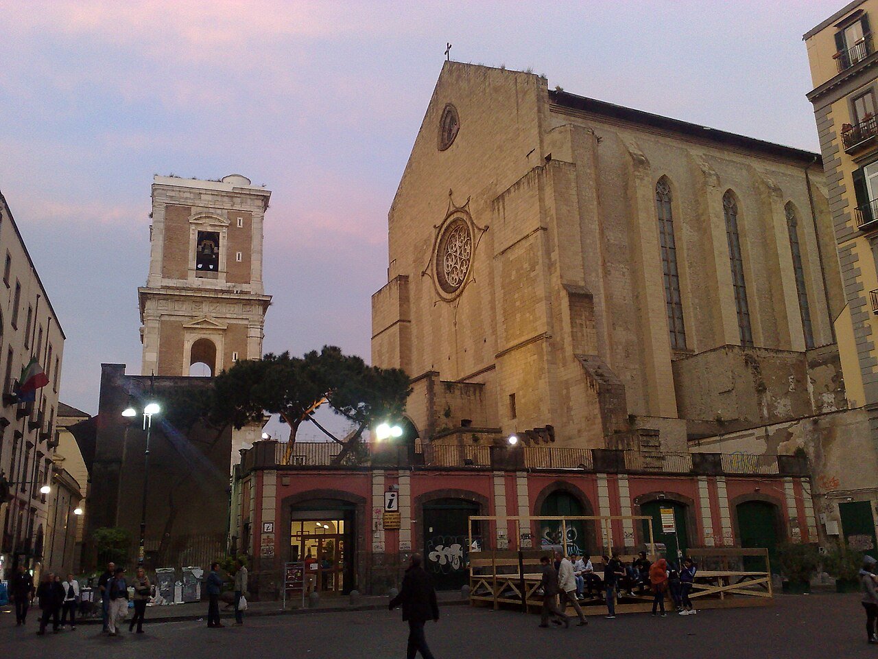 Basílica de Santa Clara, Nápoles