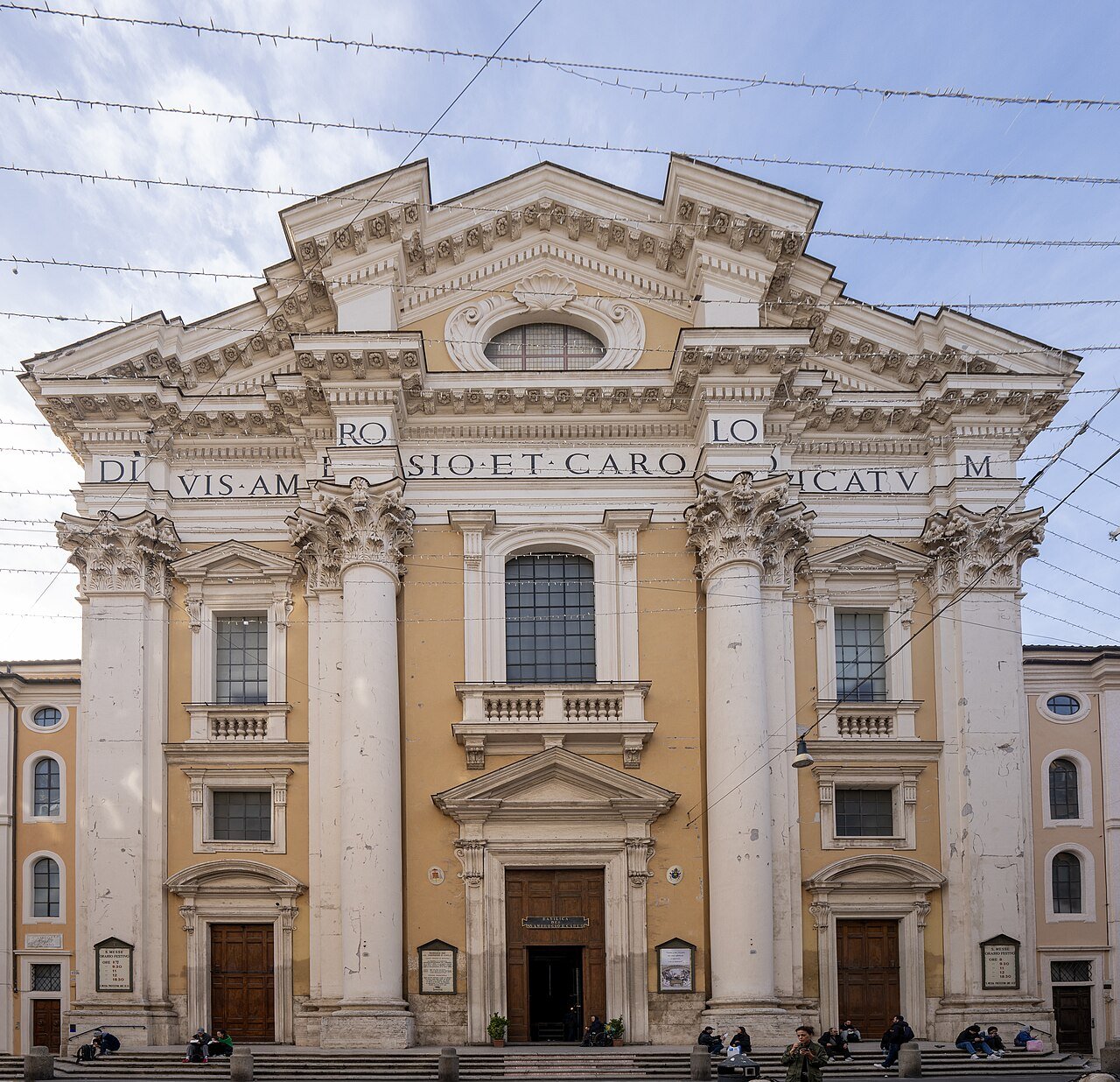 Bazylika Santi Ambrogio e Carlo al Corso, Rzym