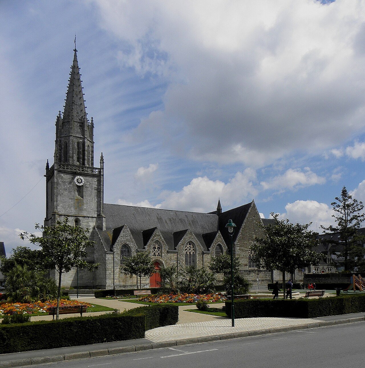Basilica of Our Lady of Joy, Pontivy