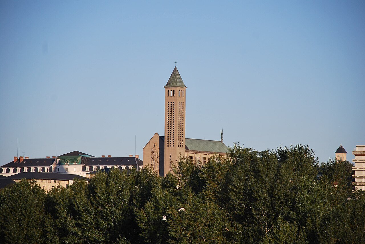 Bazylika Notre-Dame-de-la-Trinité, Blois