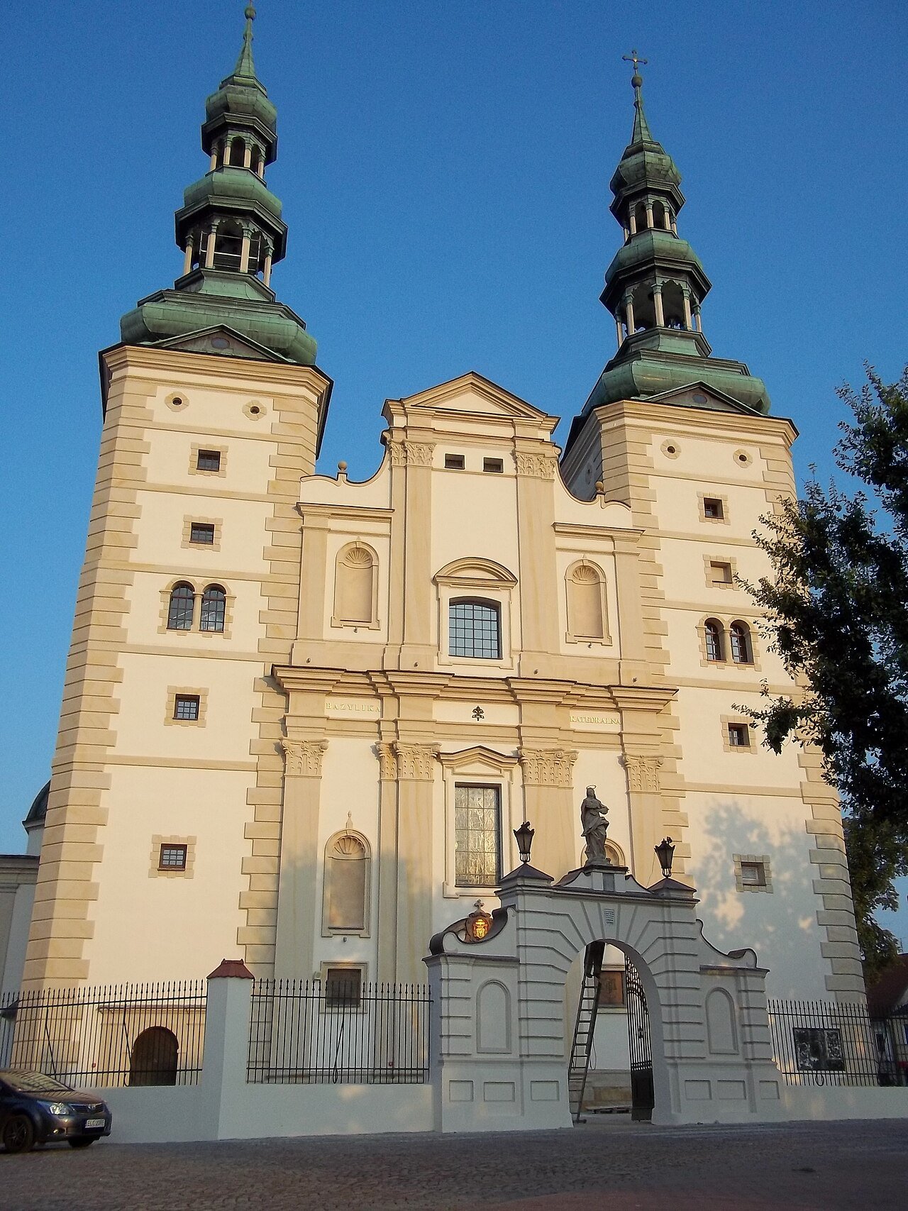 Bazylika Katedralna Wniebowzięcia Najświętszej Maryi Panny i św. Mikołaja w Łowiczu