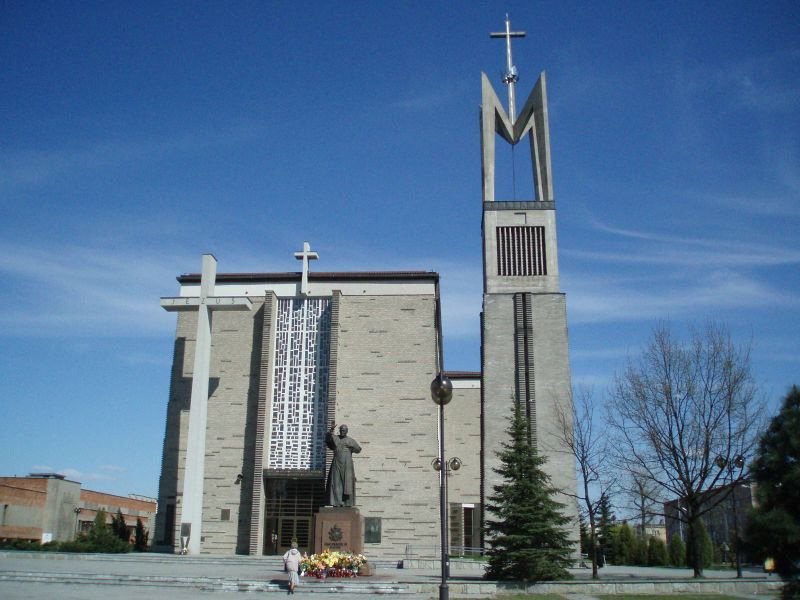 Basilica concattedrale della Madonna Regina della Polonia, Stalowa Wola