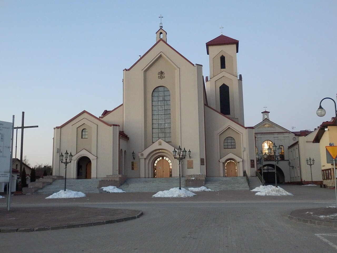 Basilica della Madonna di Ostra Brama, Skarżysko-Kamienna