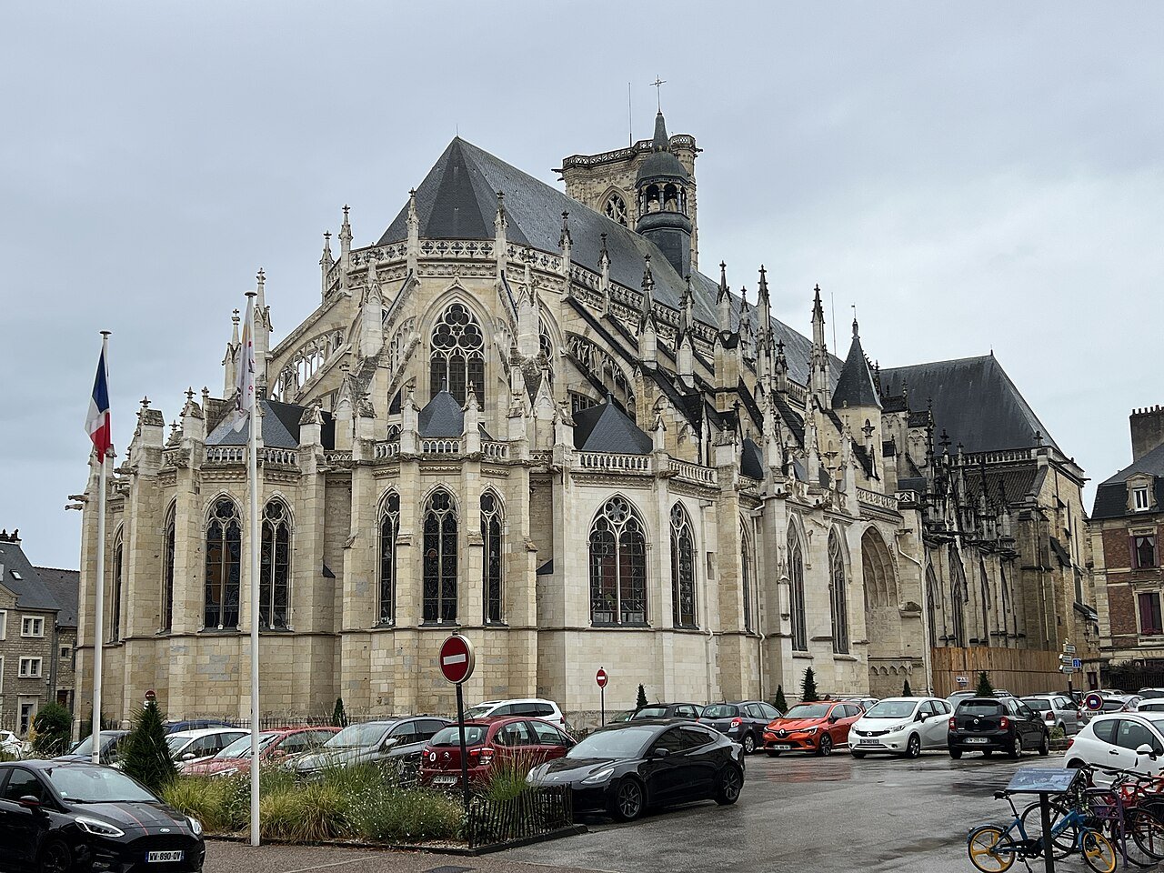 Katedra śś. Cyryka i Julity, Nevers