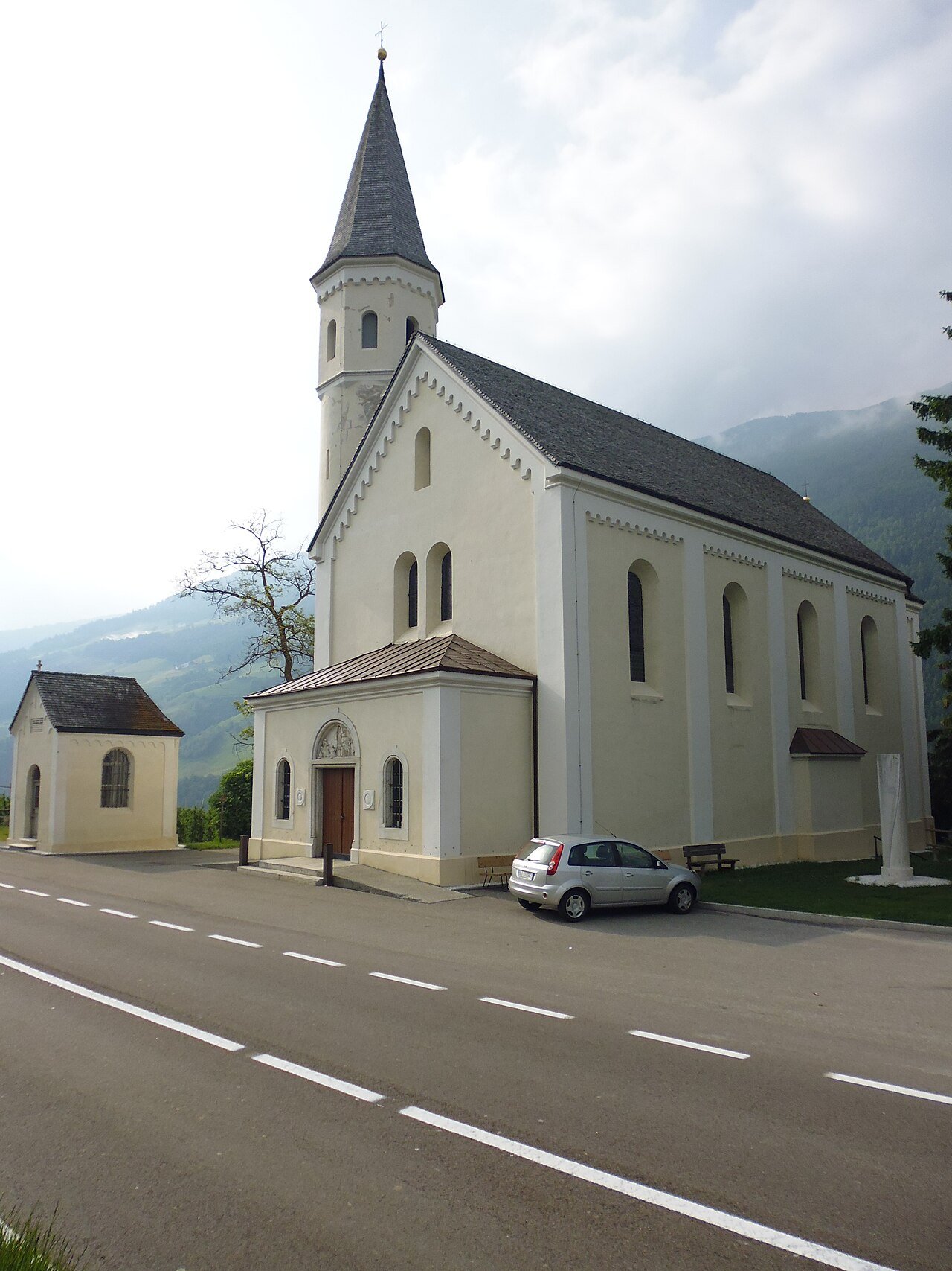 Kościół Matki Bożej z Lourdes, Lasa