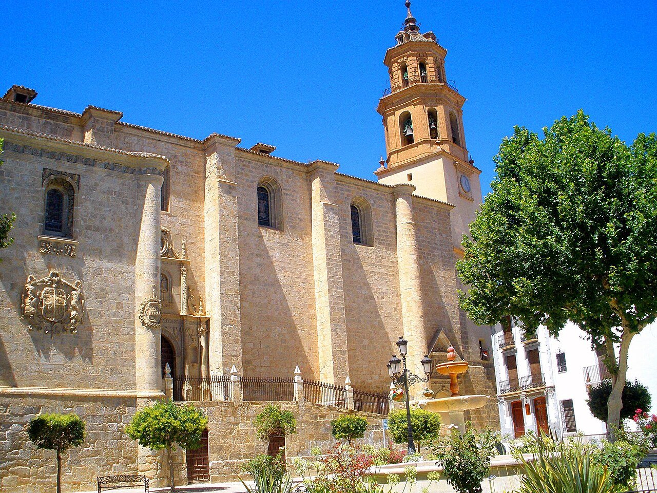 Concattedrale dell'Incarnazione, Baza