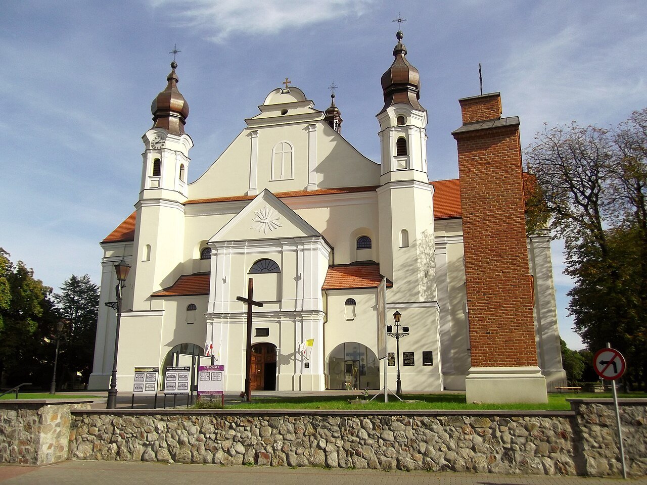 Collegiate Church of the Immaculate Conception of the Blessed Virgin Mary and Saint Michael the Archangel, Łask