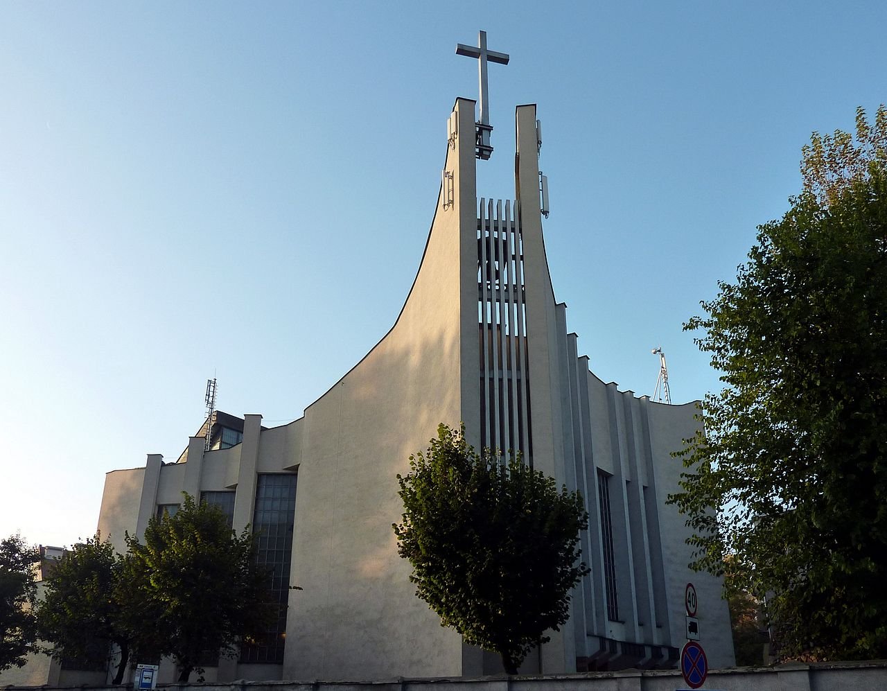 Chiesa della Madonna di Lourdes, Varsavia