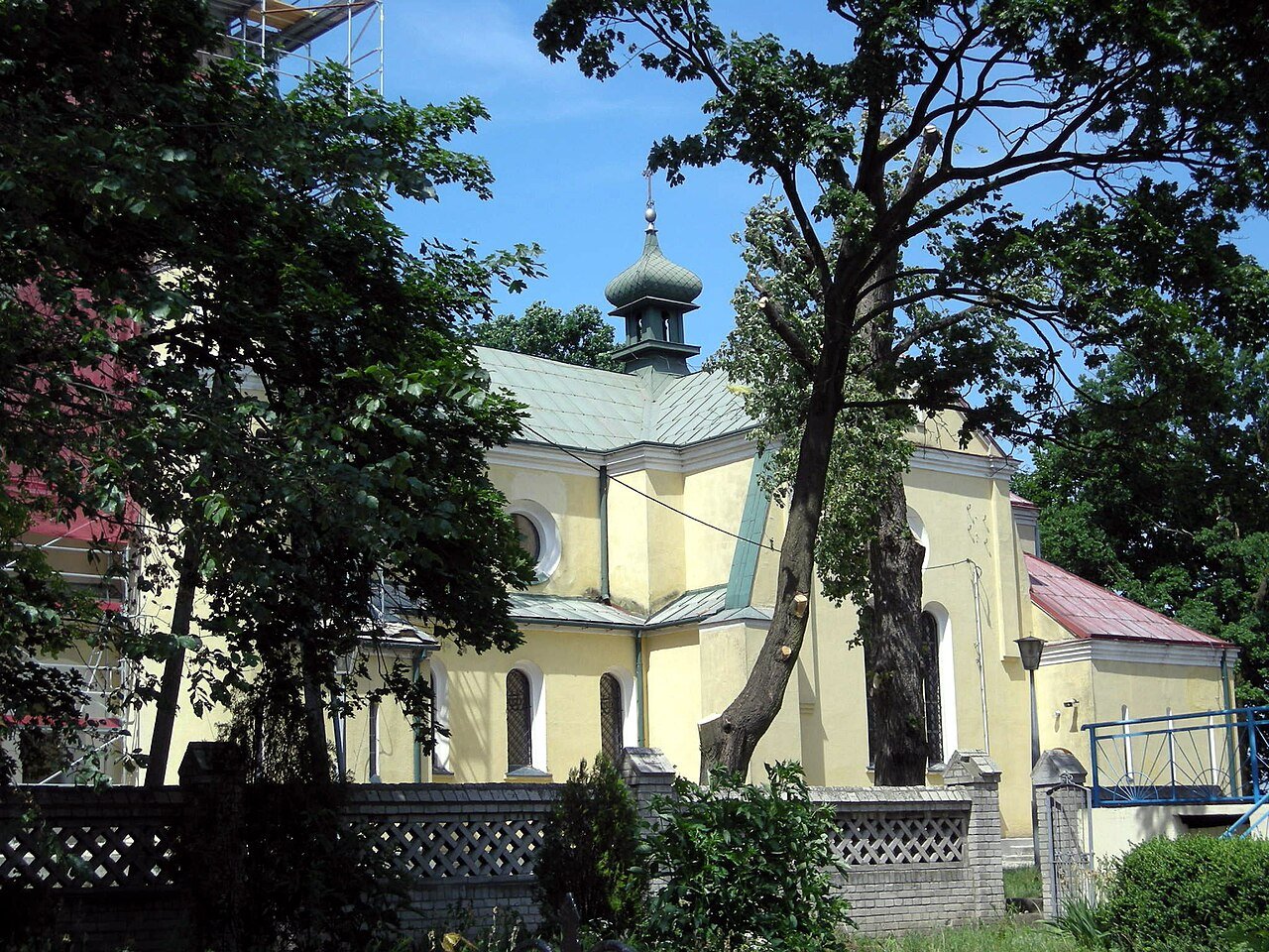 Église de la Nativité de la Vierge Marie, Ostrowąs