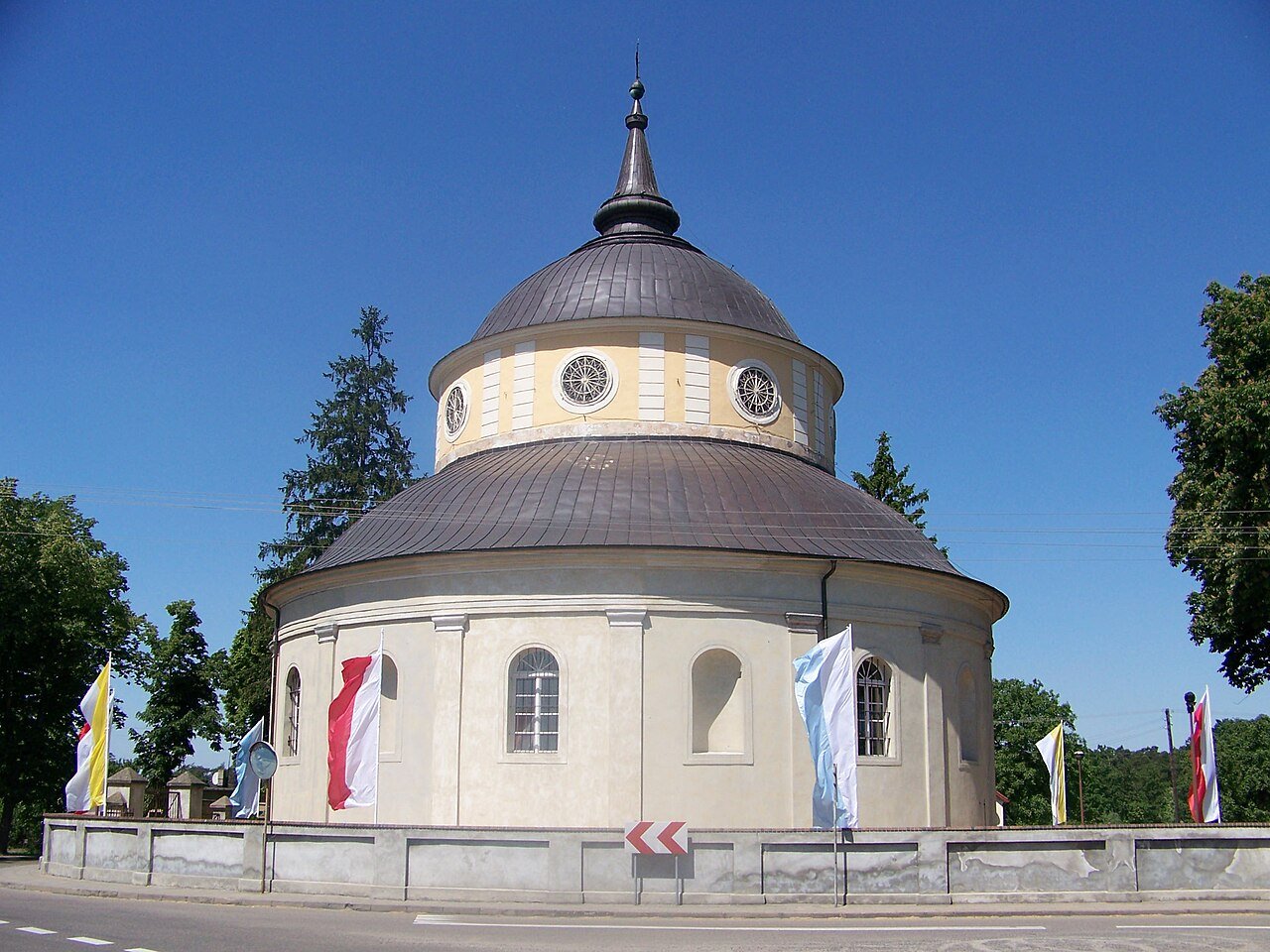 Église de la Vierge Marie Reine du Monde et Sainte-Marguerite, Parkowo