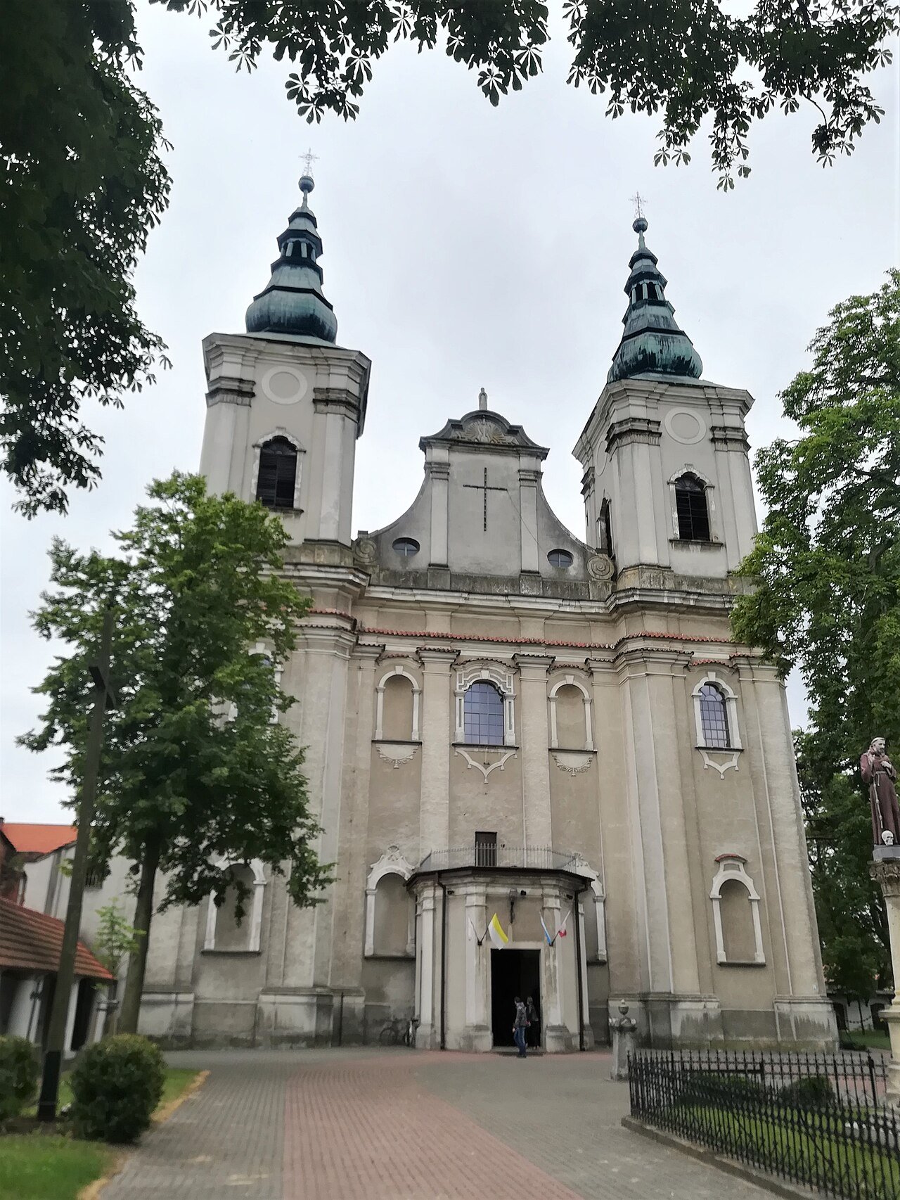 Kościół Przemienienia Pańskiego i św. Michała Archanioła w Paradyżu