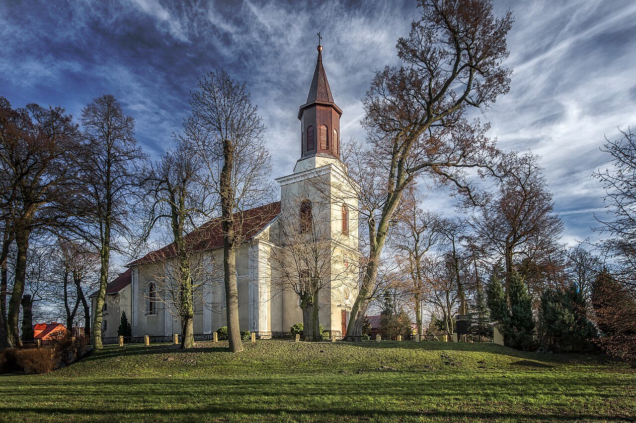 Église de la Sainte-Trinité, Lutogniew