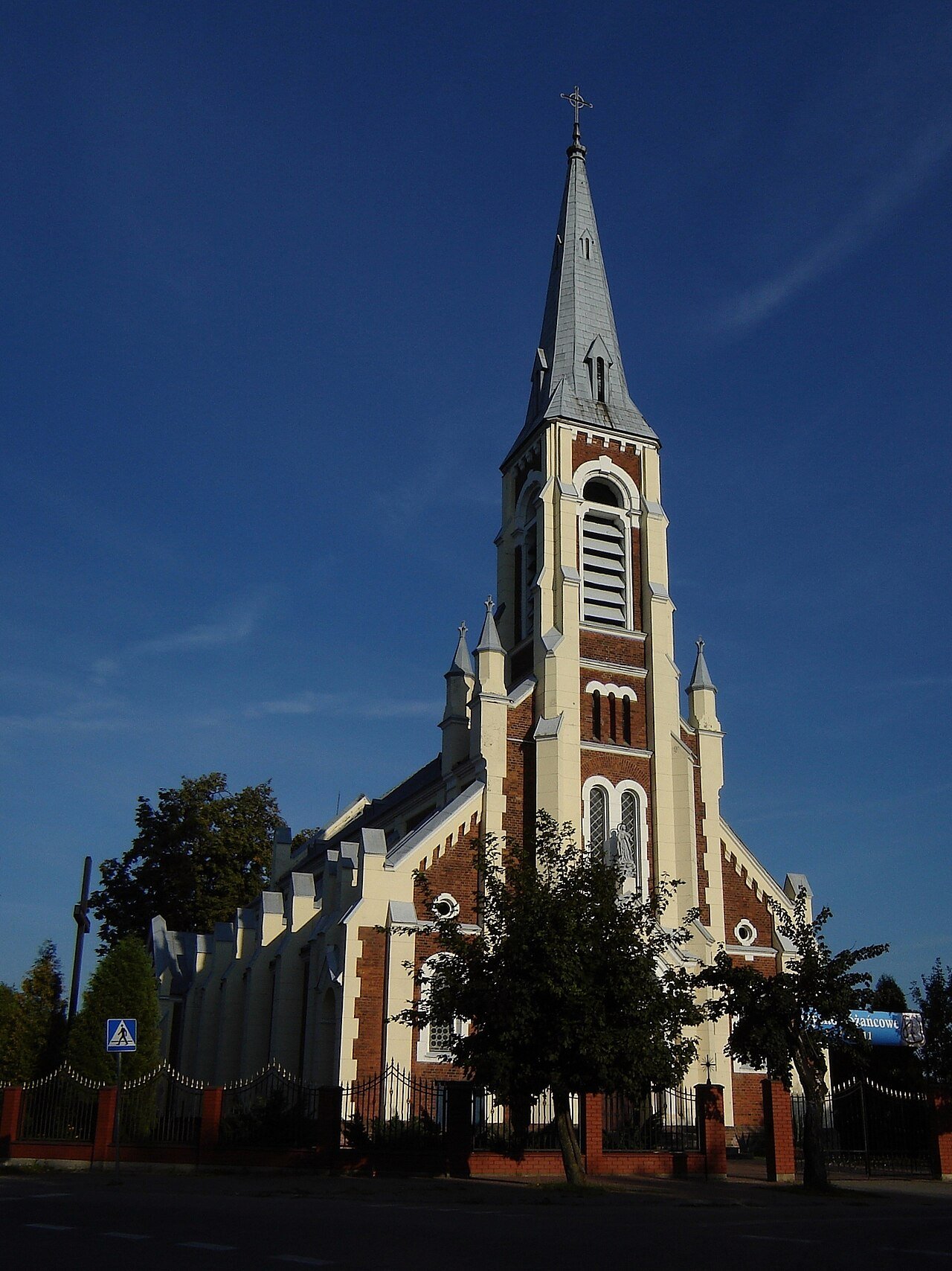 Chiesa del Ritrovamento della Santa Croce, Jadów