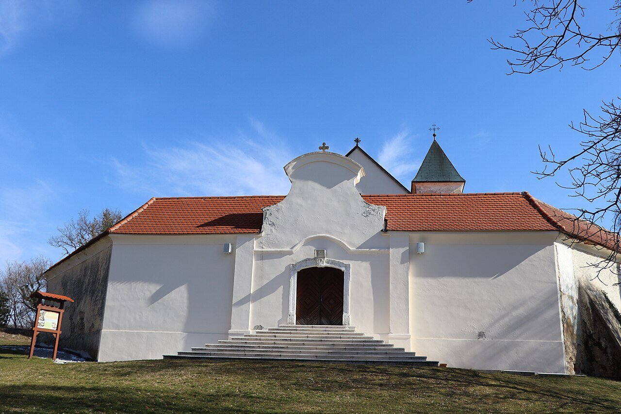 Sanktuarium Matki Bożej Górskiej, Lobor