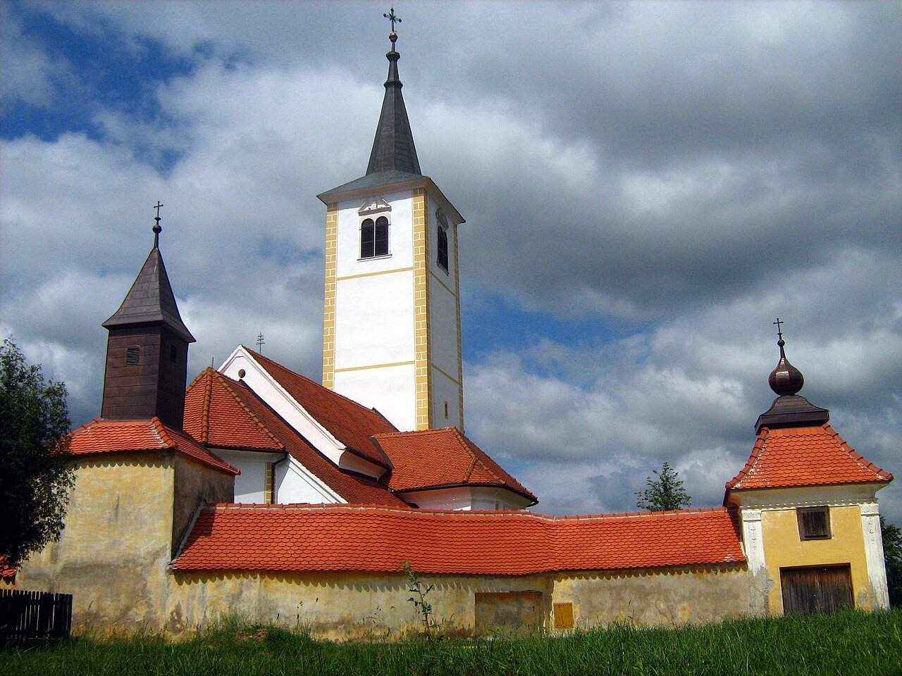 Santuario de Nuestra Señora de las Nieves, Belec