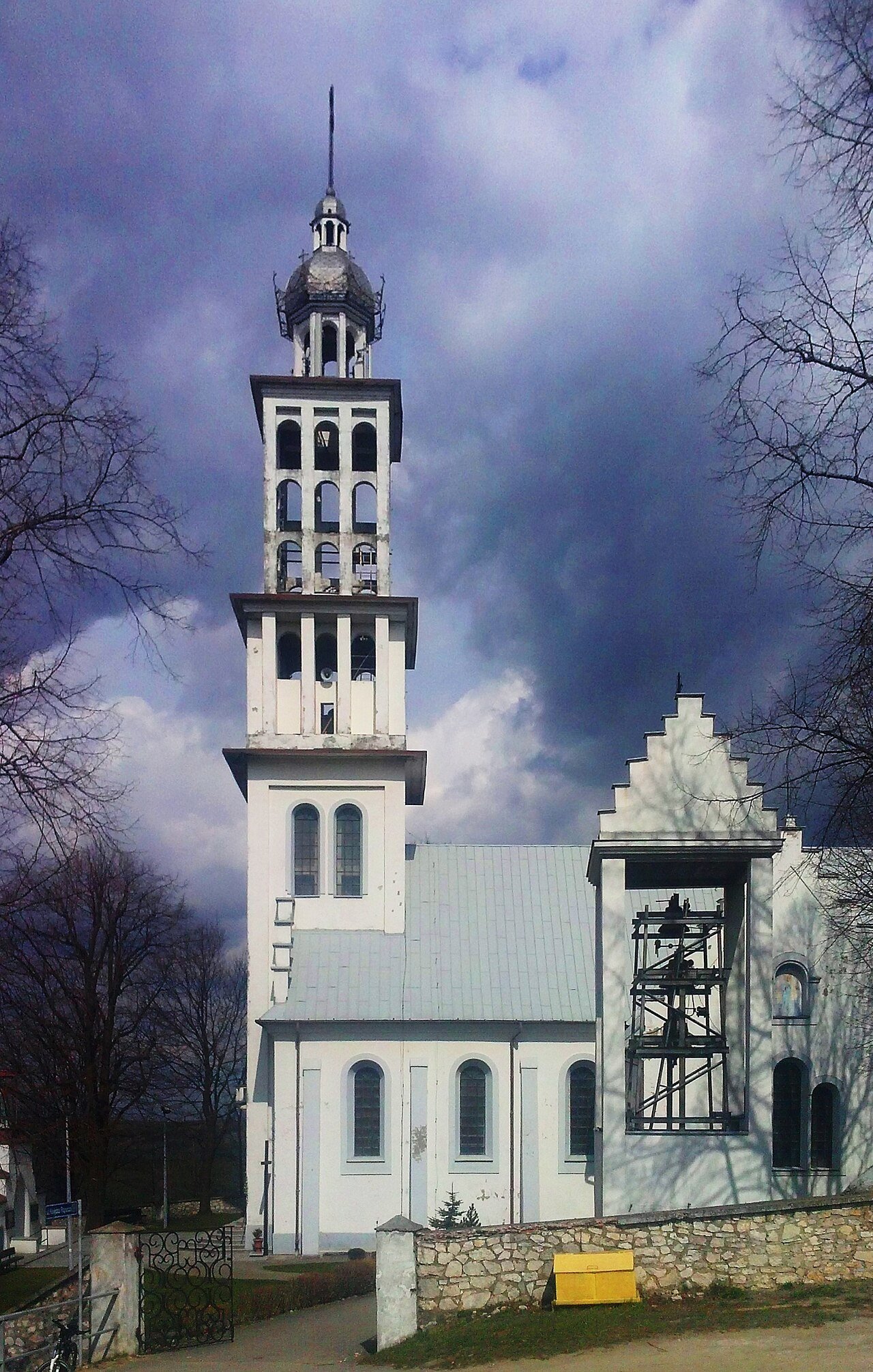 Santuario della Madonna Protettrice delle Famiglie Operaie, Płoki