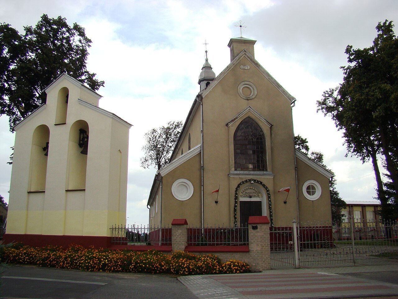 Santuario de la Natividad de la Virgen María, Czastary