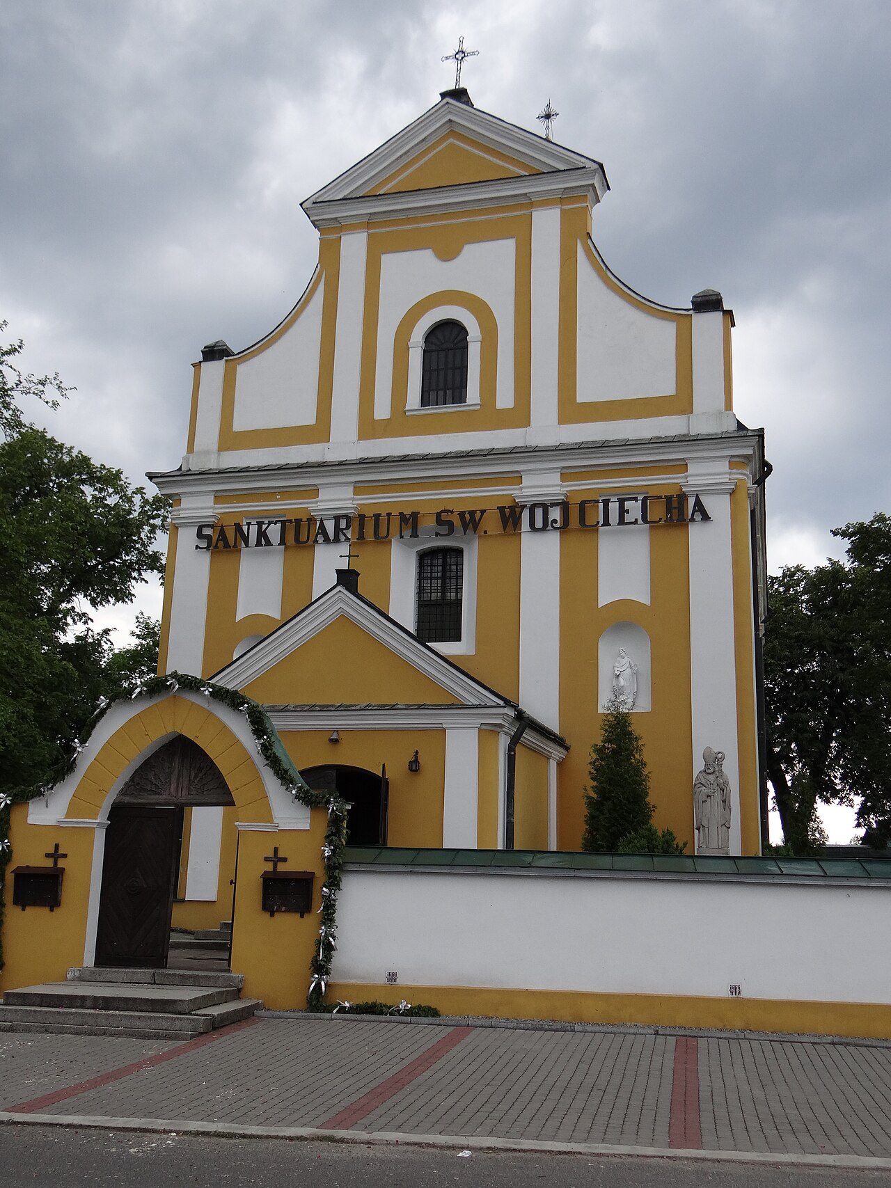 Sanctuaire Saint-Adalbert, Bieliny