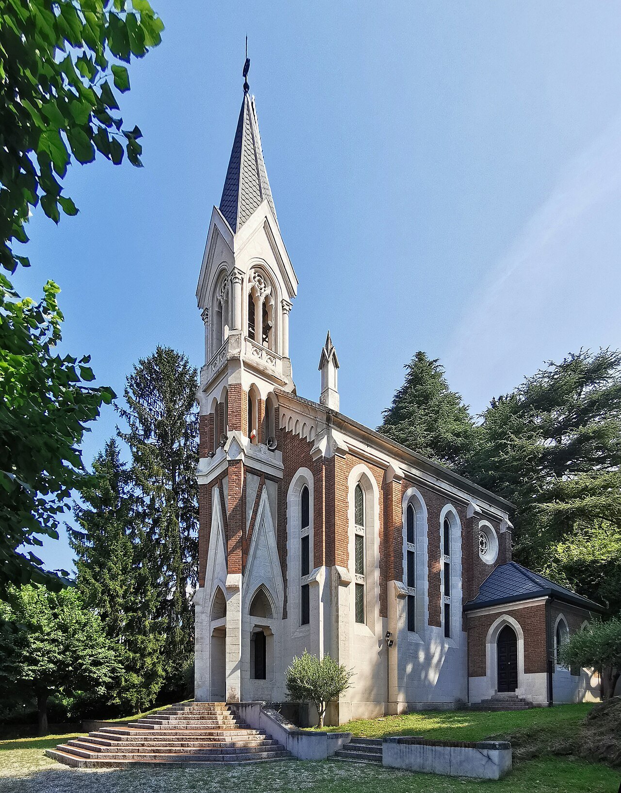 Sanctuaire Notre-Dame-de-Lourdes, Lecco
