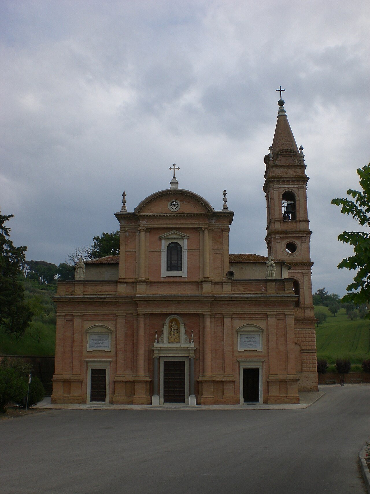 Sanktuarium Madonna della Rosa, Ostra