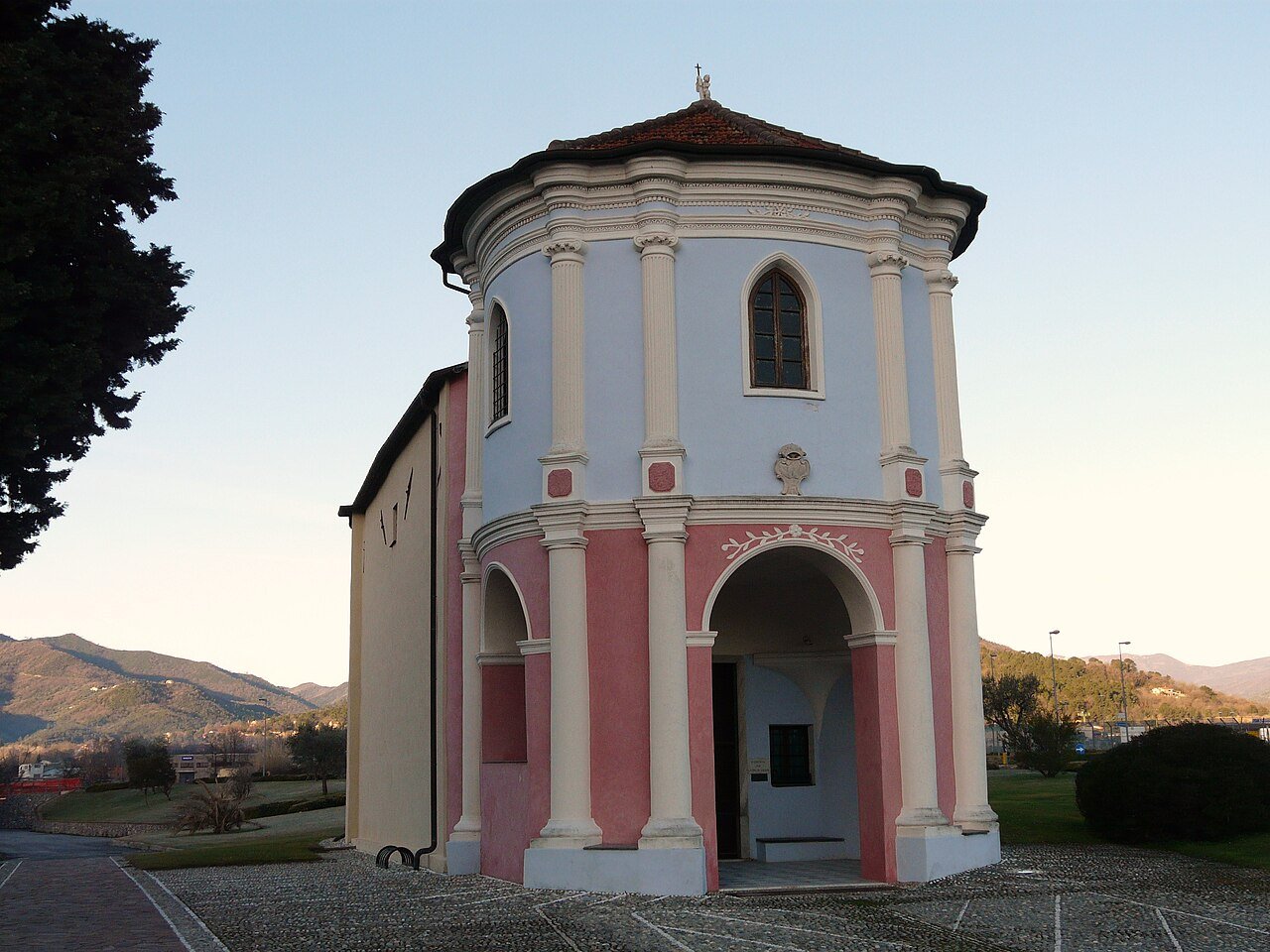 Sanktuarium Matki Bożej Łaskawej, Villanova d'Albenga