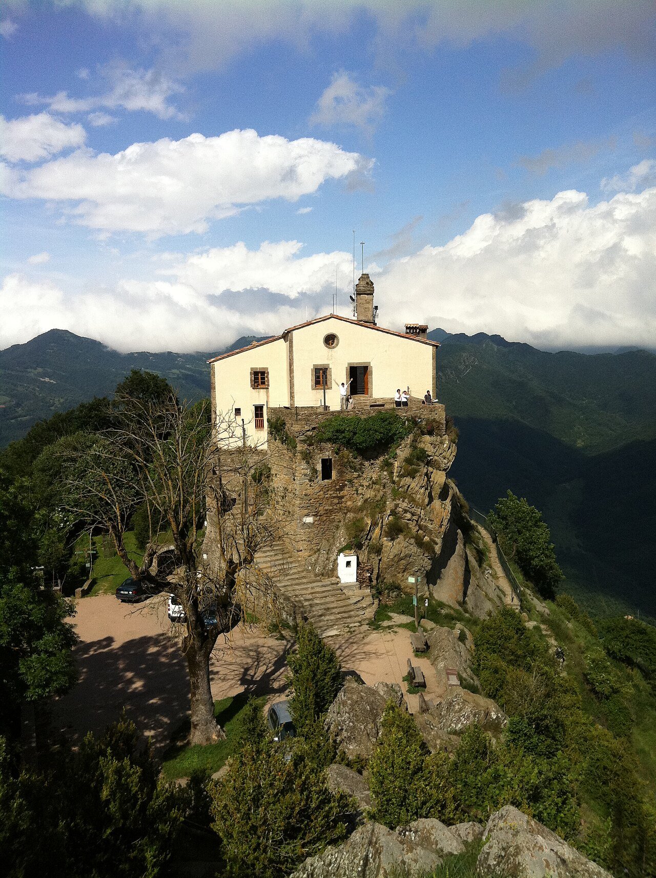 Santuario di Nuestra Señora de Bellmunt, San Pedro de Torelló