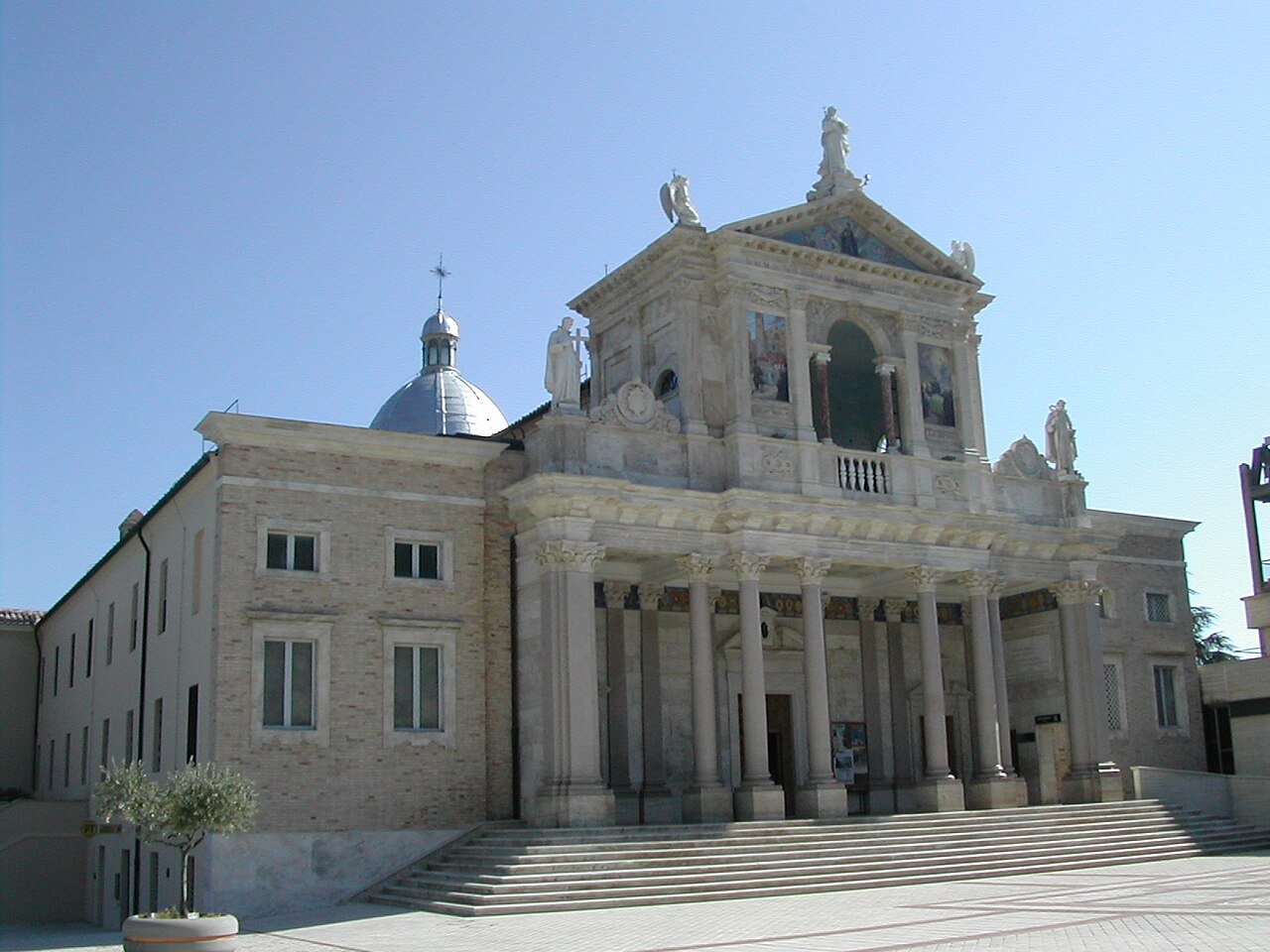 Sanktuarium św. Gabriela od Matki Bożej Bolesnej, Isola del Gran Sasso d'Italia