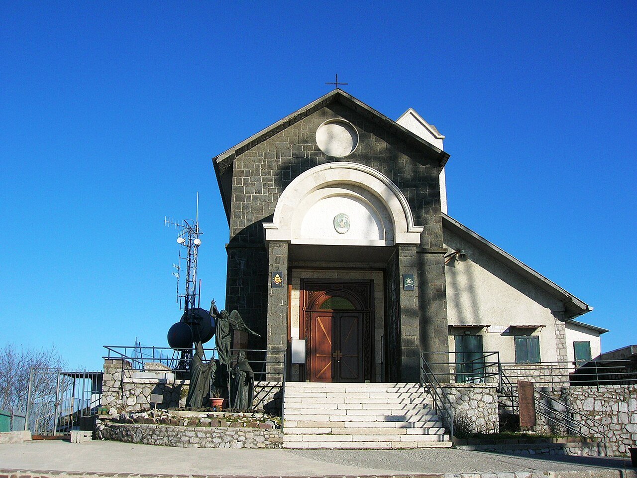 Santuario di San Michele Arcangelo al Monte Faito