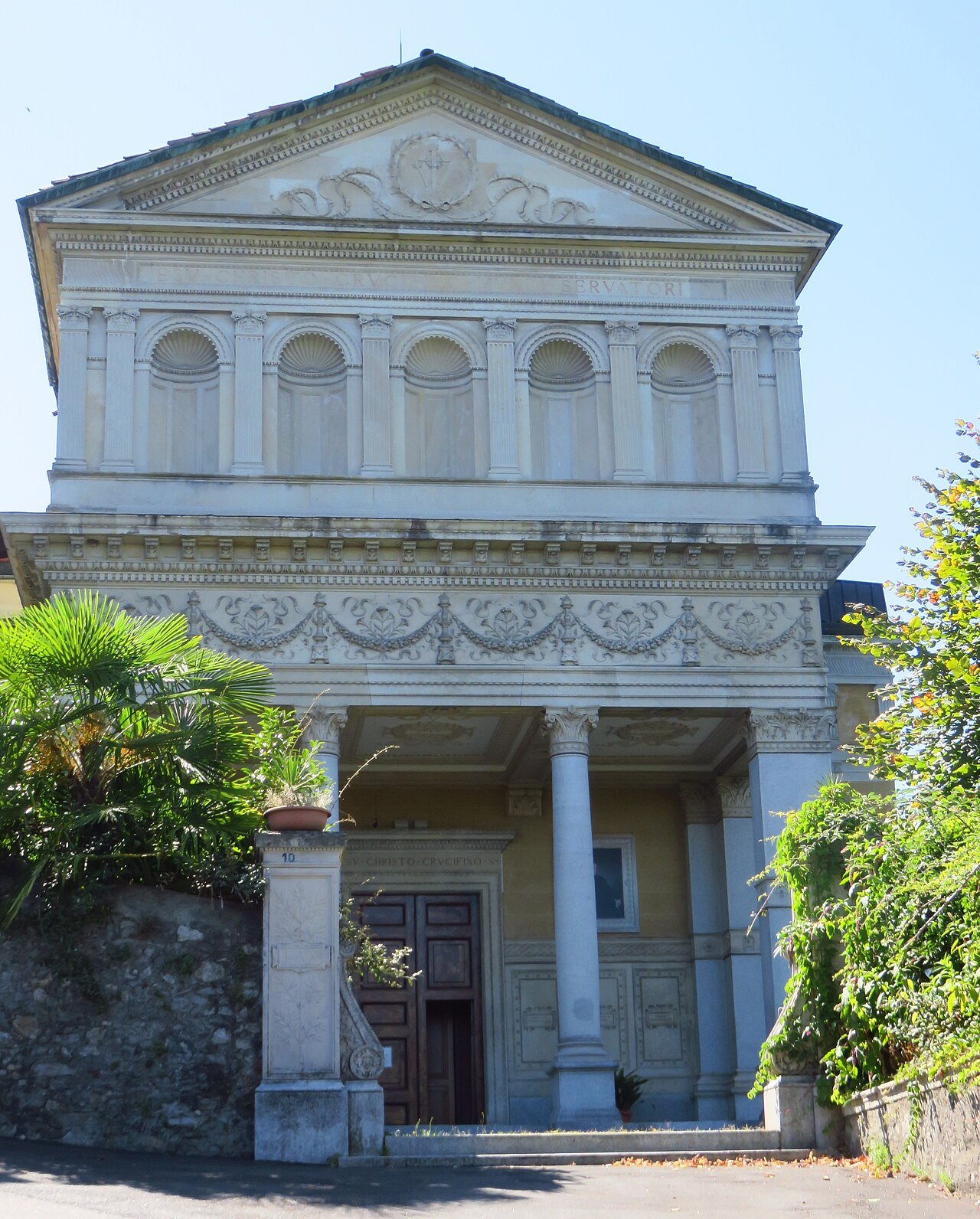 Sanctuaire du Saint-Crucifix, Stresa