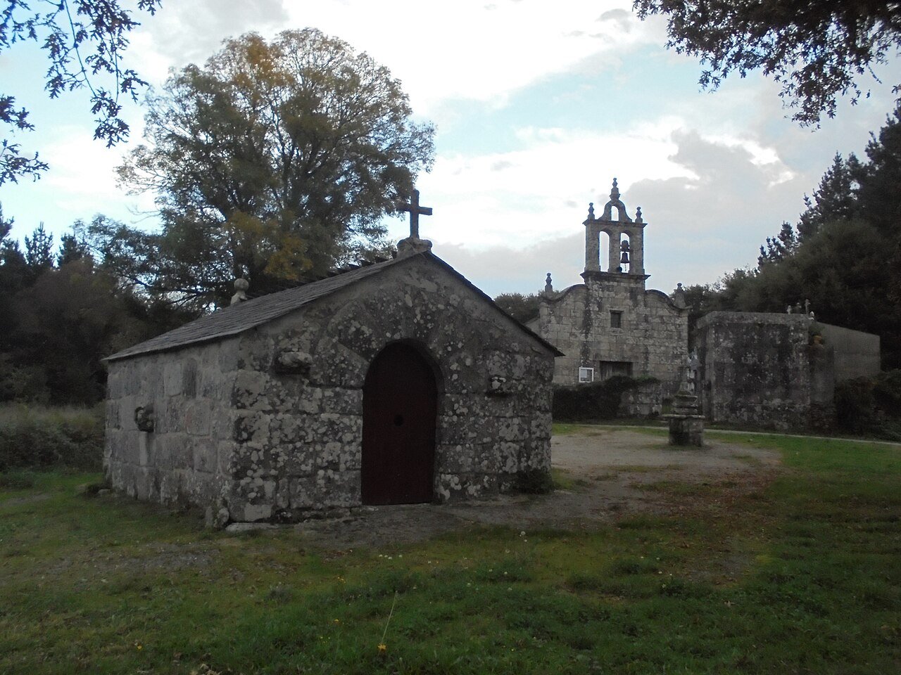 Sanktuarium Matki Bożej do Ermo de Carlín, Friol